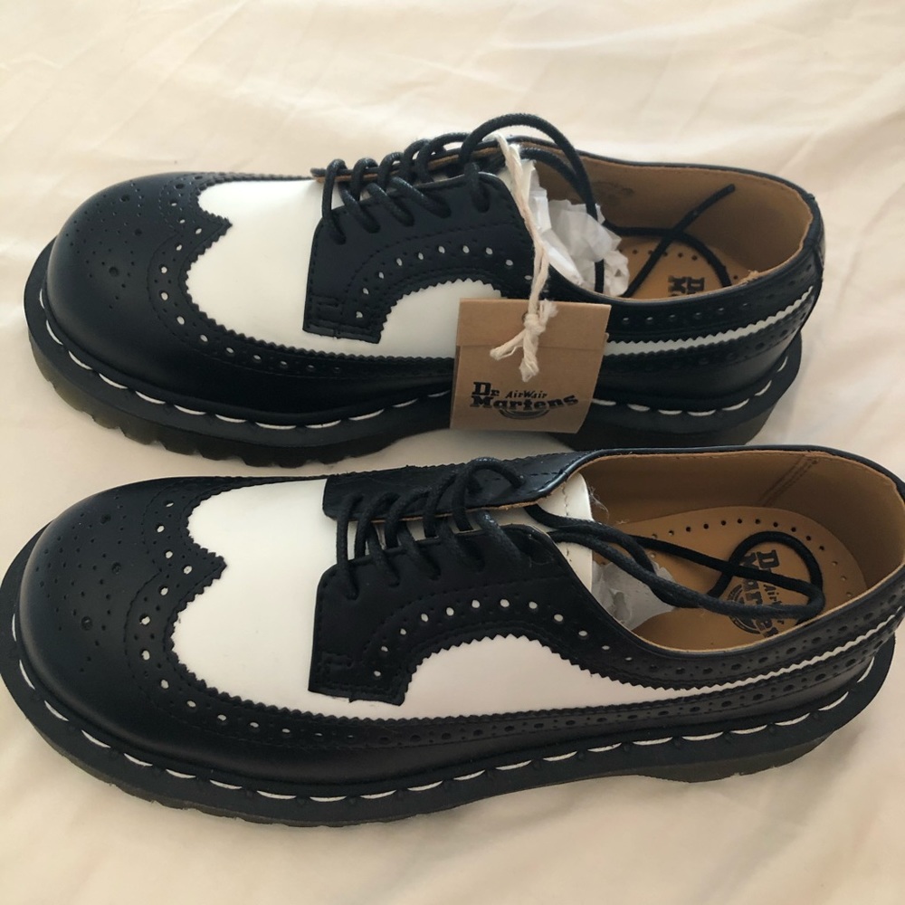 Dr. Martens 3989 Bex Leather Brogues NEVER WORN